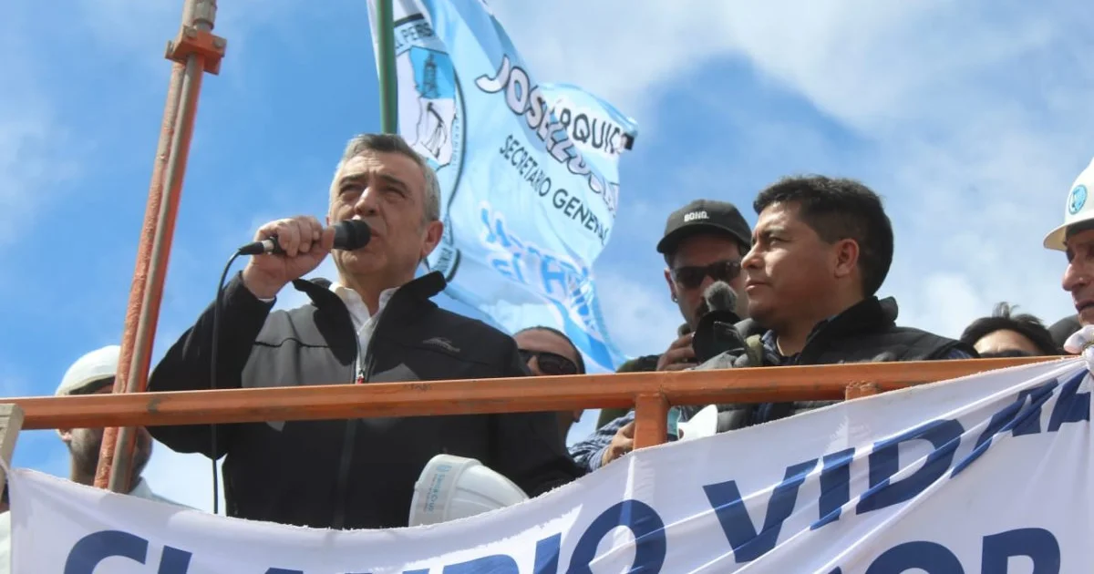 Foto oficial: Álvarez: “La quinta perforación es el futuro de la provincia de Santa Cruz”