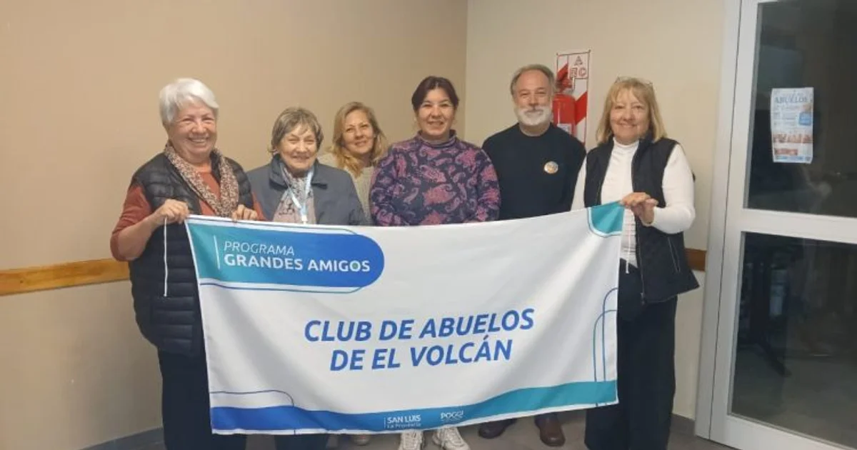 Foto oficial: El Gobierno fortalece a los centros de jubilados