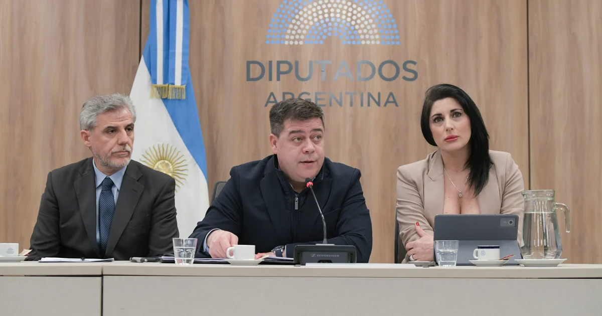 Malvinas: exhiben actos de vandalismo contra placas y ofrendas argentinas en el cementerio de Darwin