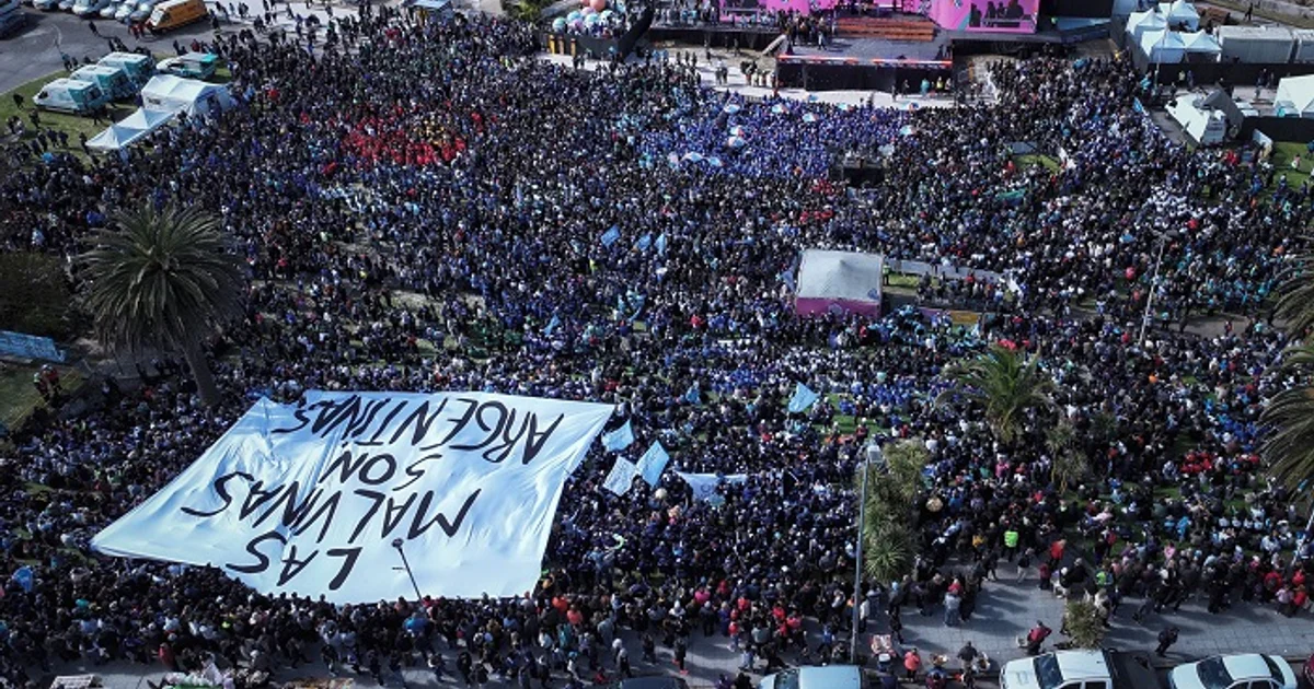 Foto oficial: Kicillof encabezó la apertura de la etapa final de los Juegos Bonaerenses 2026