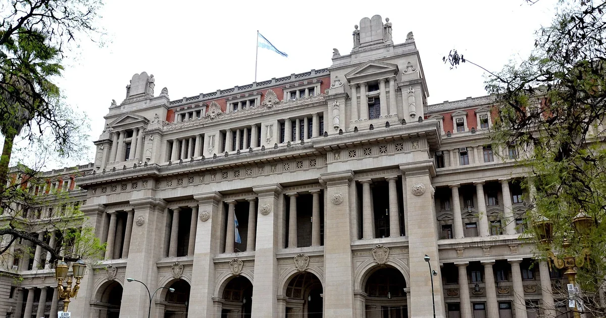 Foto ilustrativa: A Corte Suprema decide sobre a ação de Buenos Aires pelos subsídios ao transporte