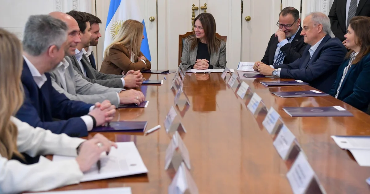 Capital Humano impulsa la educación financiera para jóvenes y docentes junto al sector bancario