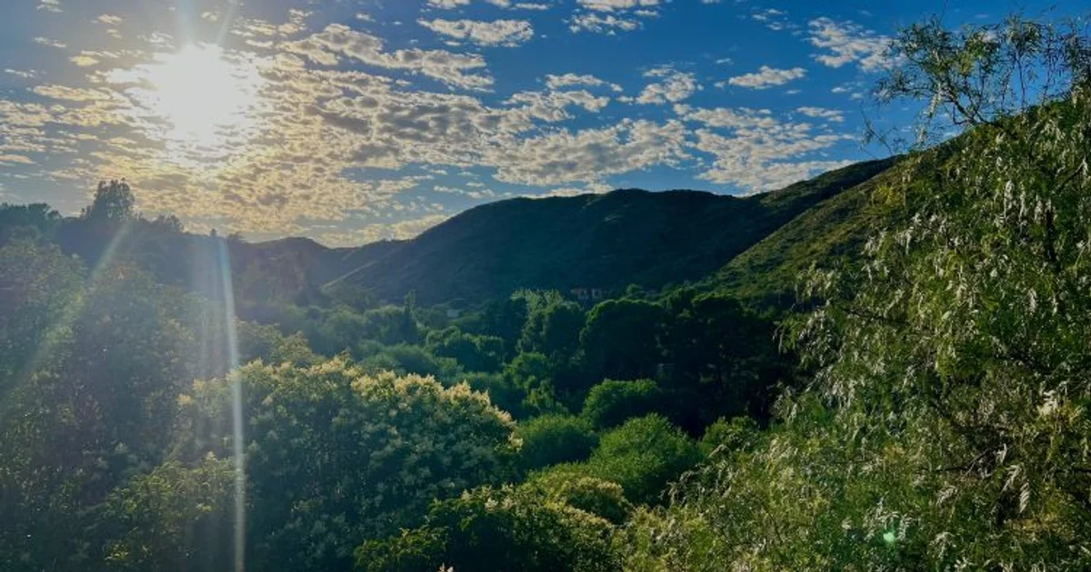 Foto oficial: A pesar de que algunas nubes taparán el sol, la temperatura este jueves llegaría a 28º