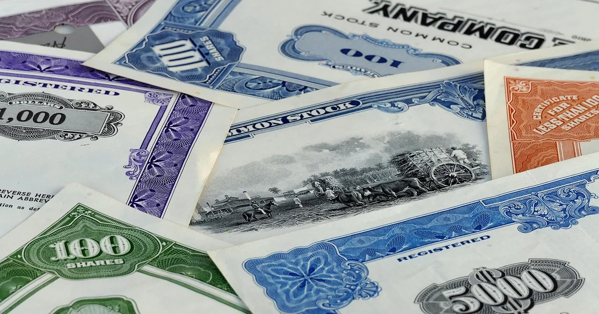 ‘Wait & see’ economy: record dollar fund rescues and a drop in bond issuance