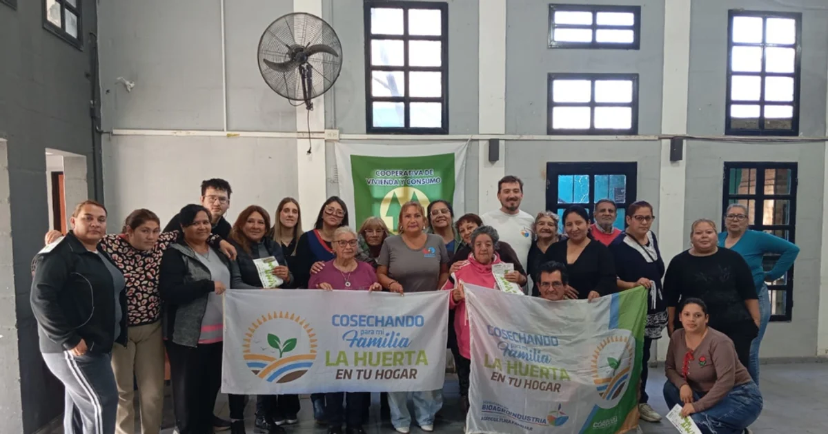 Official photo: Córdoba Capital: 150 familias aprendieron a preparar sus huertas para la siembra de primavera