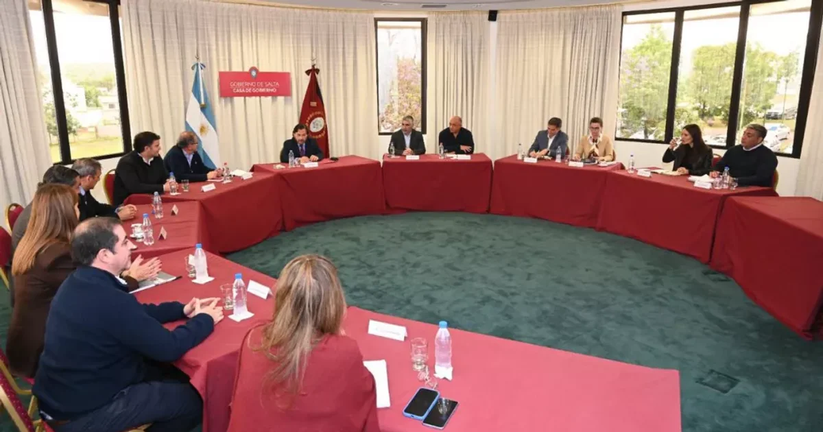 Official photo: En reunión de Gabinete se confirmó fechas de pago de sueldos y aguinaldo y la presentación del Presupuesto 2027