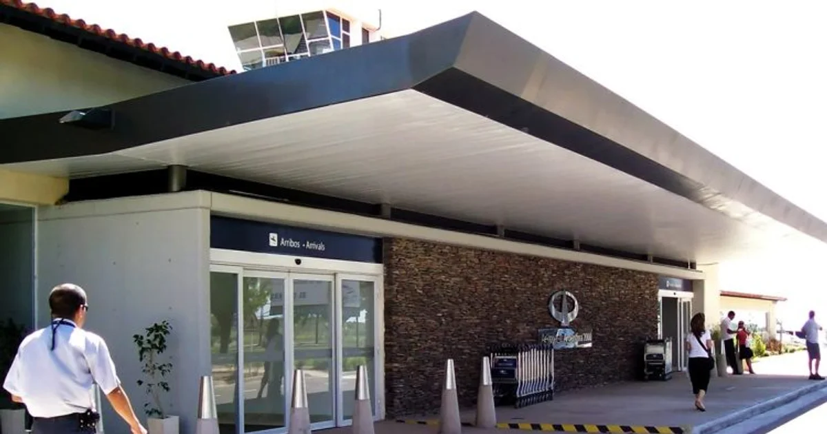 Foto oficial: El aeropuerto reanuda sus operaciones este viernes