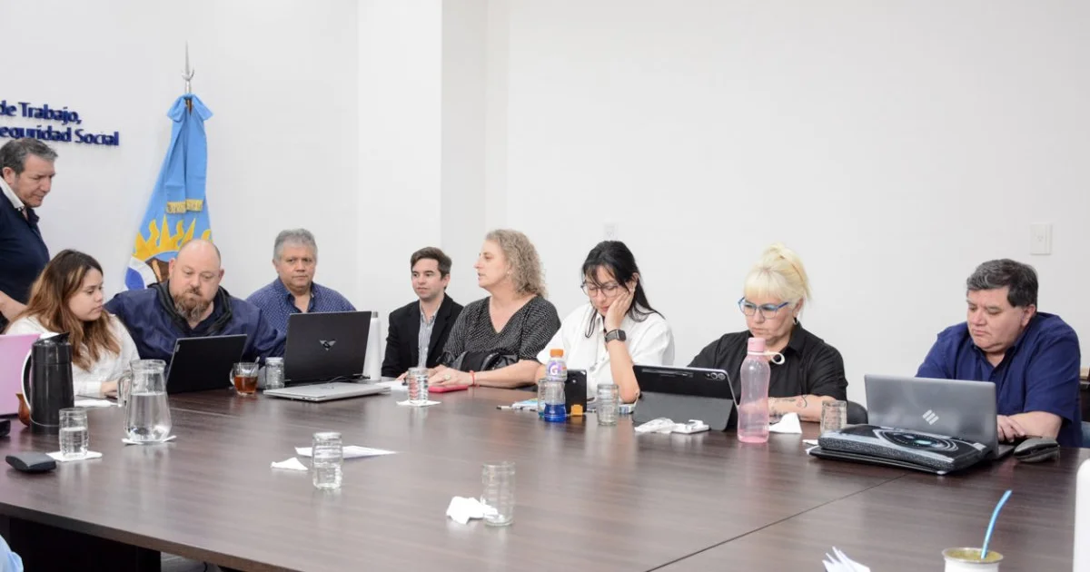 Foto oficial: El Gobierno retomó las mesas de discusión salarial con los gremios de Salud, Educación y la Administración Central