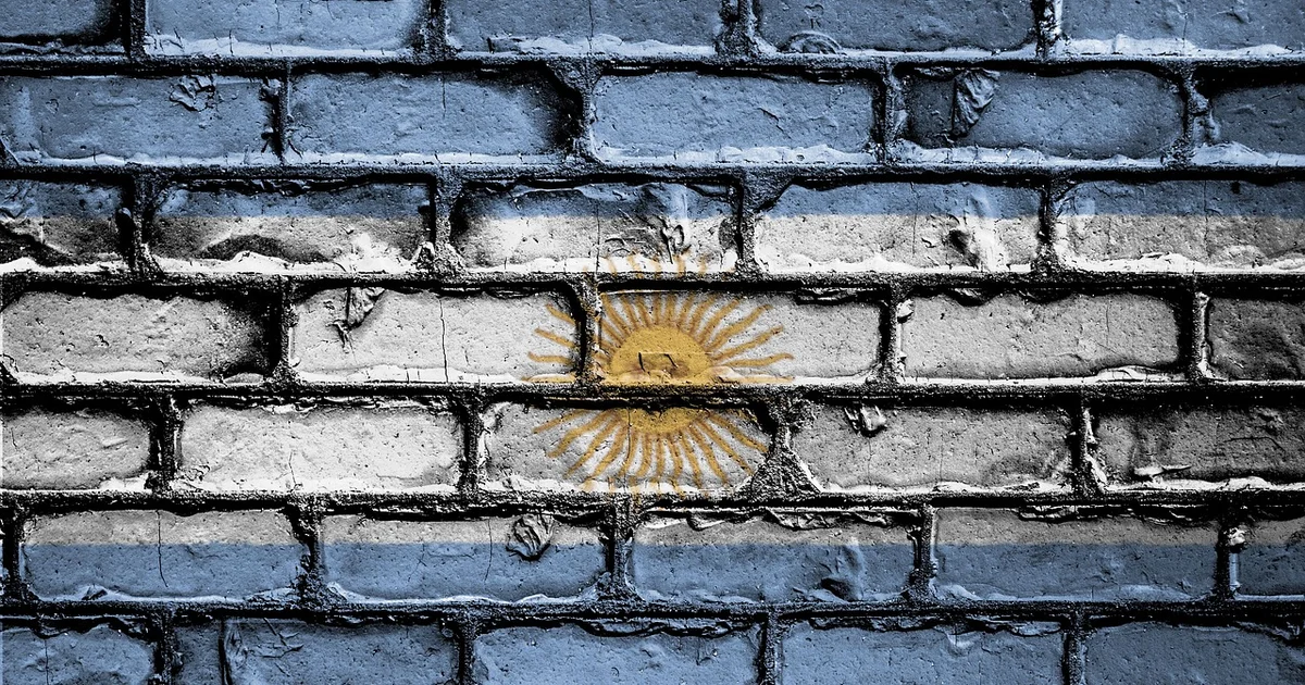 Debate sobre la libertad de expresión entre el gobierno y la oposición