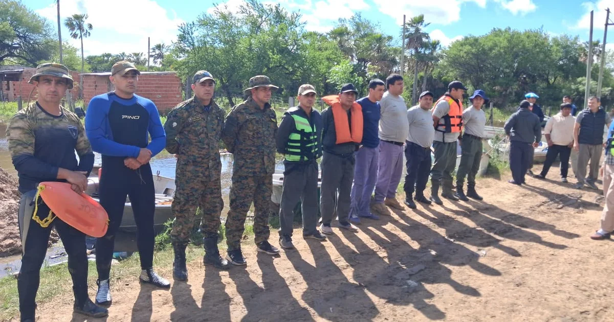 Foto oficial: PUERTO VILELAS: EL GOBIERNO PROVINCIAL REFUERZA LA ASISTENCIA A LAS FAMILIAS AFECTADAS