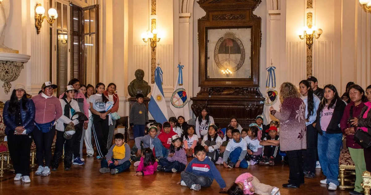 Official photo: Estudiantes de Tilcara conocieron el patrimonio histórico y cultural de San Salvador