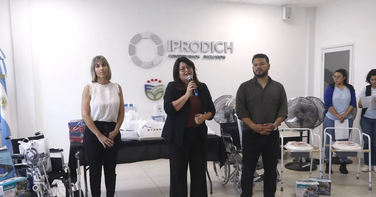 Foto oficial: IPRODICH ENTREGÓ AYUDAS TÉCNICAS A MÁS DE 40 PERSONAS CON DISCAPACIDAD PARA MEJORAR SU CALIDAD DE VIDA