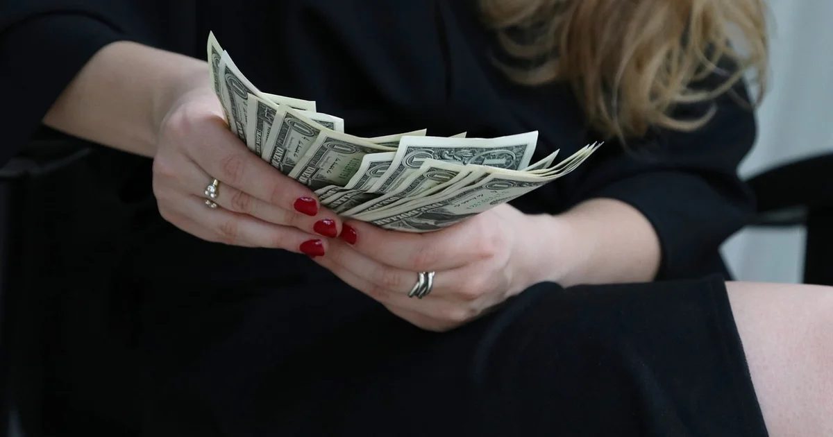El dólar cae por segunda jornada consecutiva pero el mercado sigue atento al efecto Brasil y al BCRA