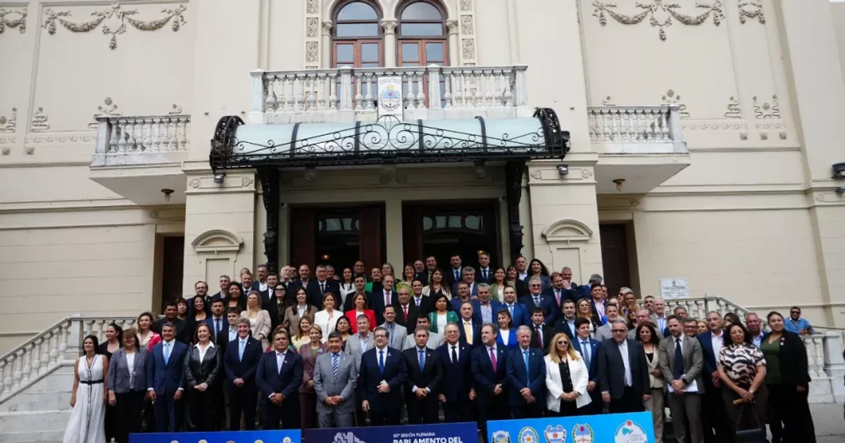 Foto oficial: El Norte Grande respaldó las gestiones de Sáenz por los ramales C14 y C15