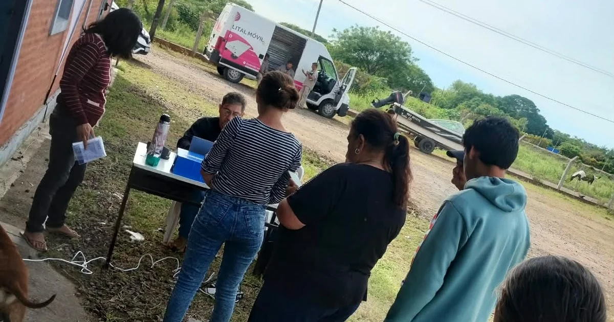 Foto oficial: MEIRIÑO: “TRABAJAMOS EN CONJUNTO CON ANSES PARA ACOMPAÑAR A LAS FAMILIAS AFECTADAS POR LA EMERGENCIA”