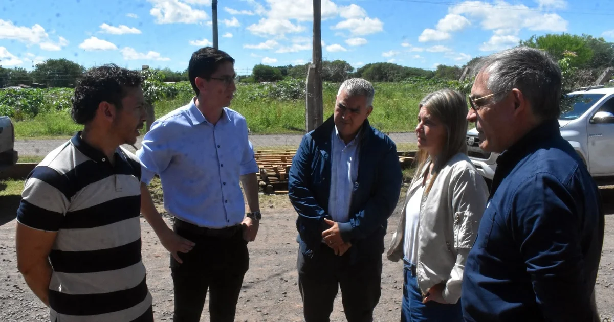 PUERTO VILELAS: EL GOBIERNO PROVINCIAL REFUERZA LA CONTENCIÓN Y ASISTENCIA A LAS FAMILIAS EVACUADAS