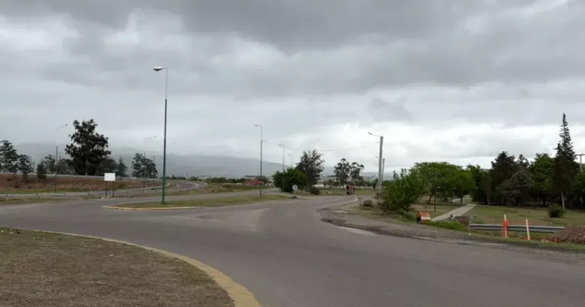 Foto oficial: Desvíos de líneas y paradas por obras en la colectora de Av. Bolivia