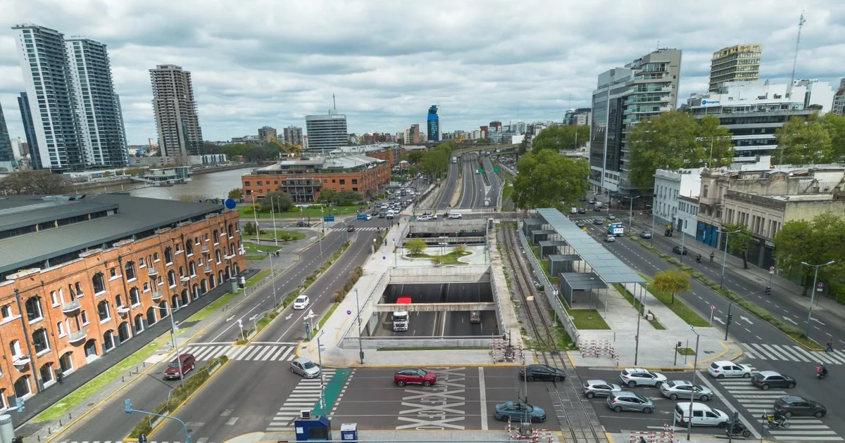 Foto oficial: La Ciudad habilita el Paseo del Bajo para autos de lunes a viernes durante la noche