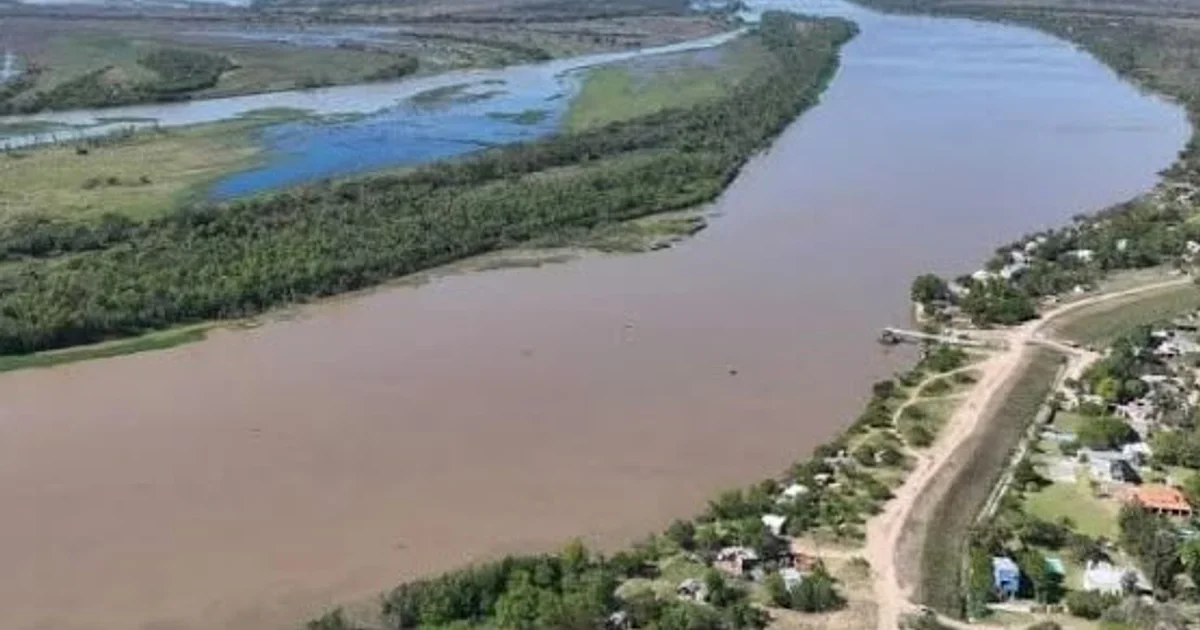 Official photo: EL GOBIERNO PROVINCIAL LLEVA TRANQUILIDAD ANTE INFORMACIONES SOBRE LA CRECIDA DEL RÍO PARANÁ
