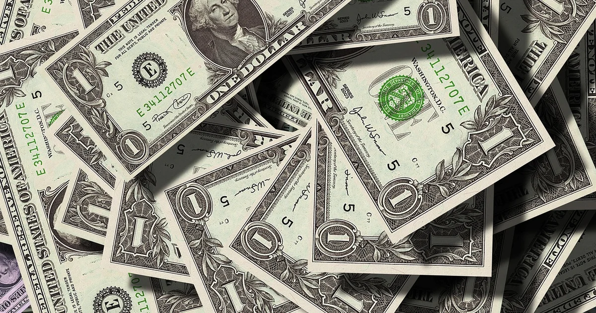 Foto ilustrativa: Cavallo critica Milei e Caputo: Por que pede a liberação do dólar e acúmulo de reservas
