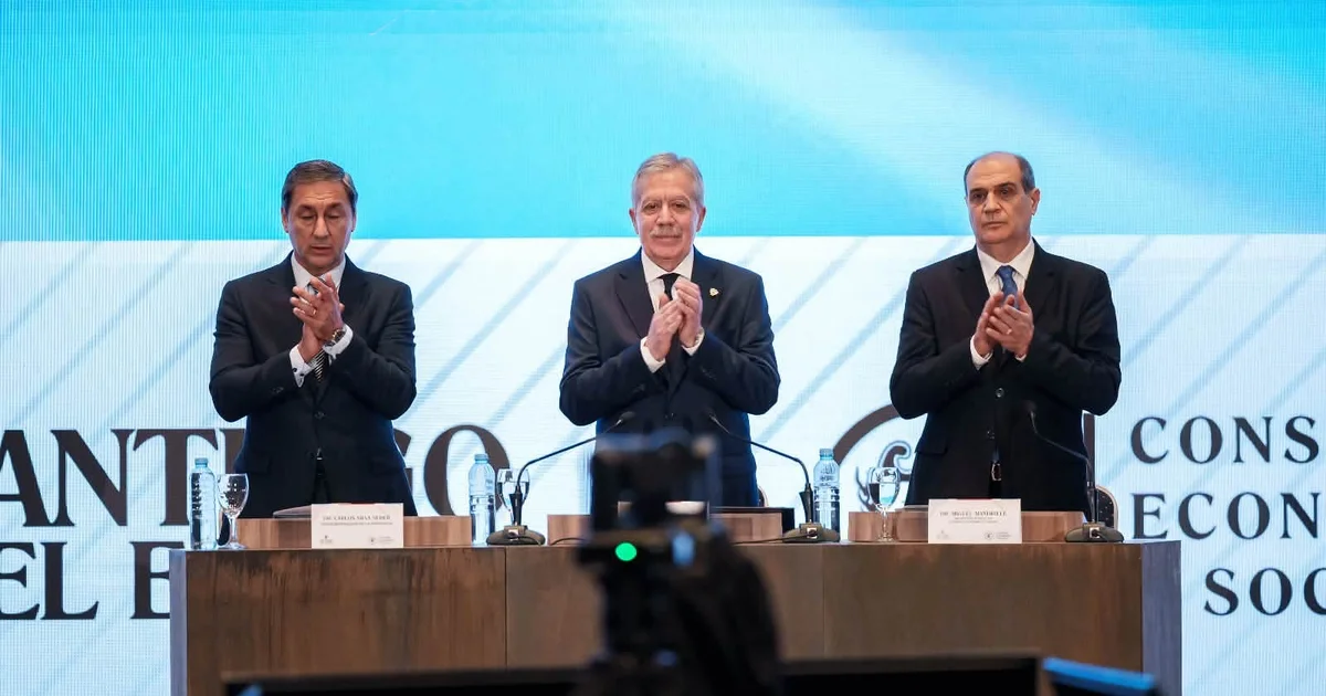 Elías Suárez presidió una reunión plenaria del Consejo Económico y Social y anunció un plan estratégico 2027-2028 con eje en el trabajo y la producción