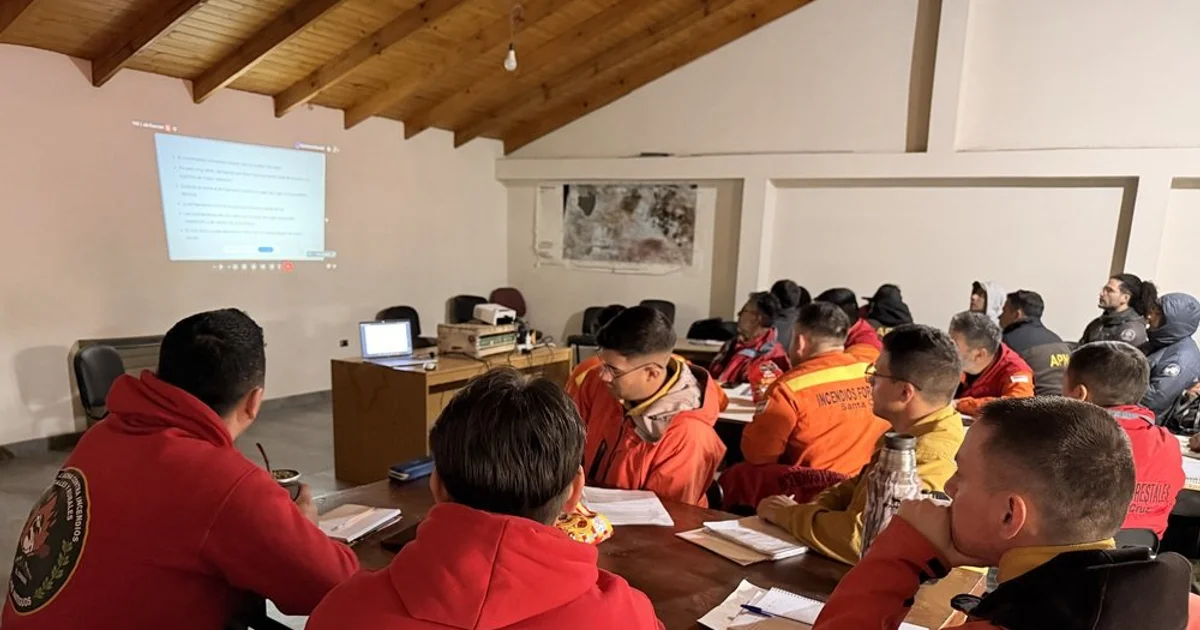 Gobernador Gregores: finalizó el curso para Jefes de Cuadrilla de Incendios Forestales