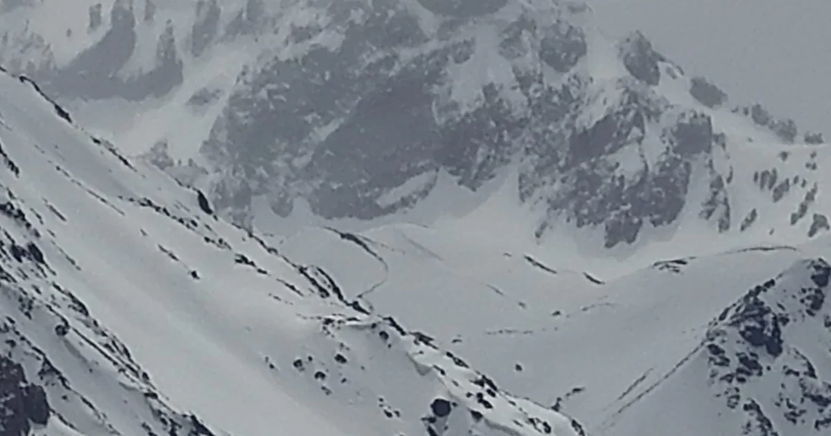 Foto oficial: Aconcagua: guardaparques acompañaron una prueba de drones para fortalecer la seguridad en la montaña