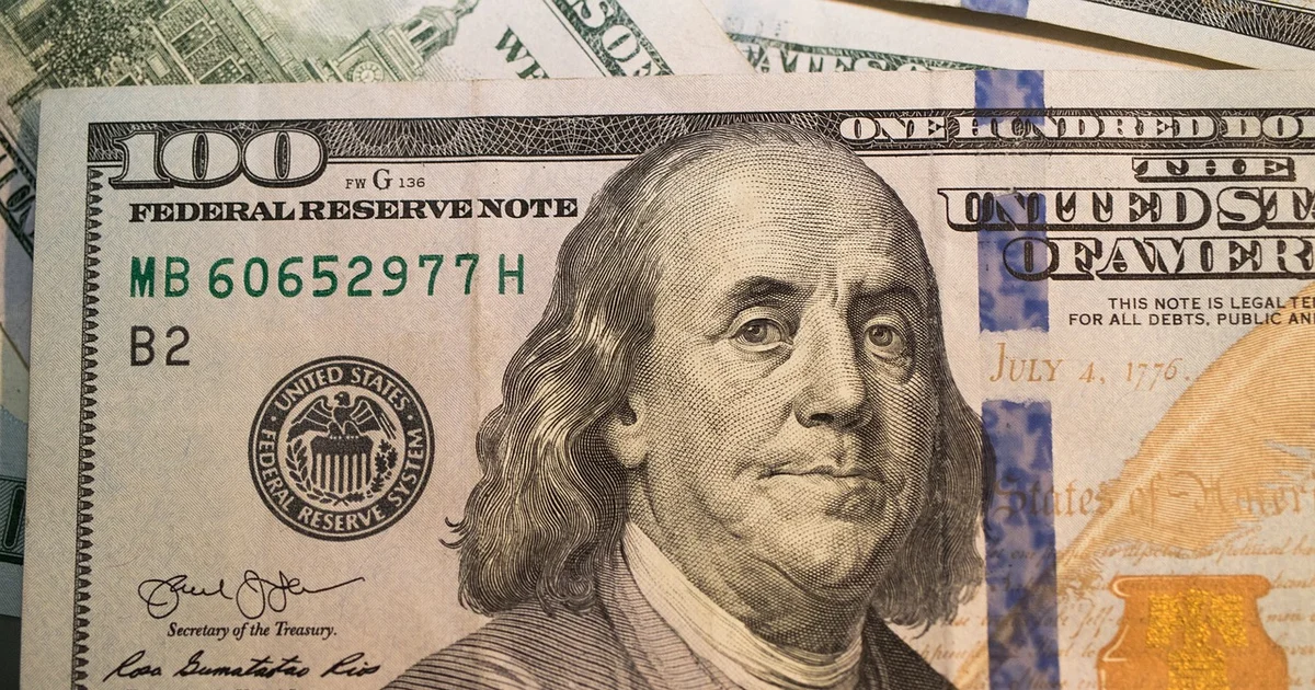 El dólar contado con liquidación llegó a $1.682: en RDEco analizaron las señales de alerta del mercado