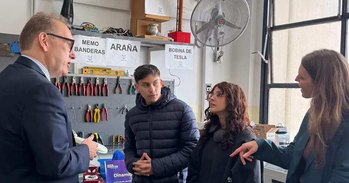 Edmund Misson visitó la Ciudad para impulsar la evaluación de habilidades socioemocionales