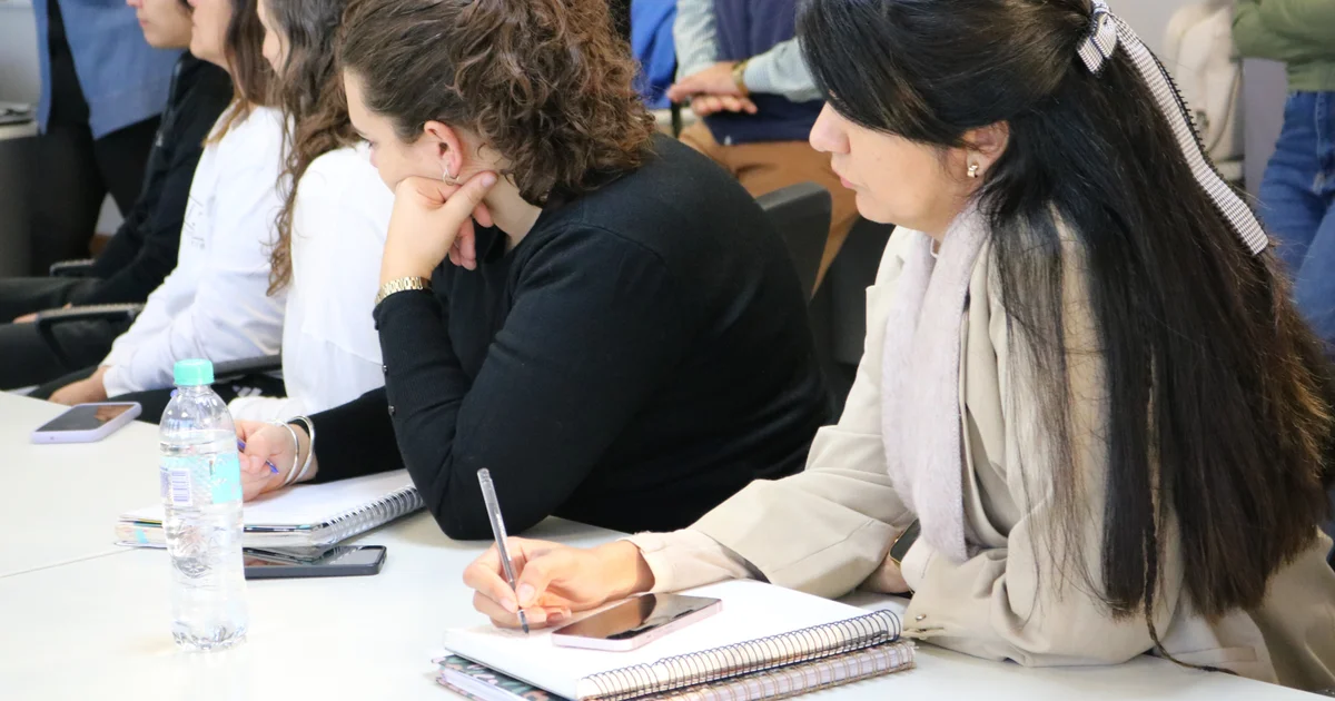Foto oficial: Río Negro depositó la segunda cuota de las becas universitarias y terciarias | Gobierno de Río Negro