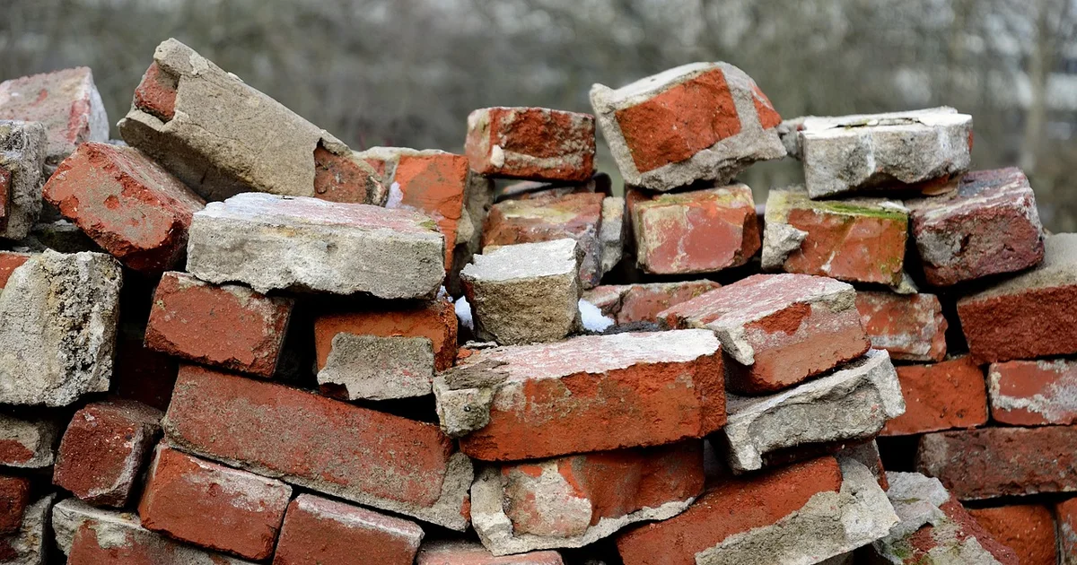 Economic difficulties in consumption and construction: the government and opposition debate the situation