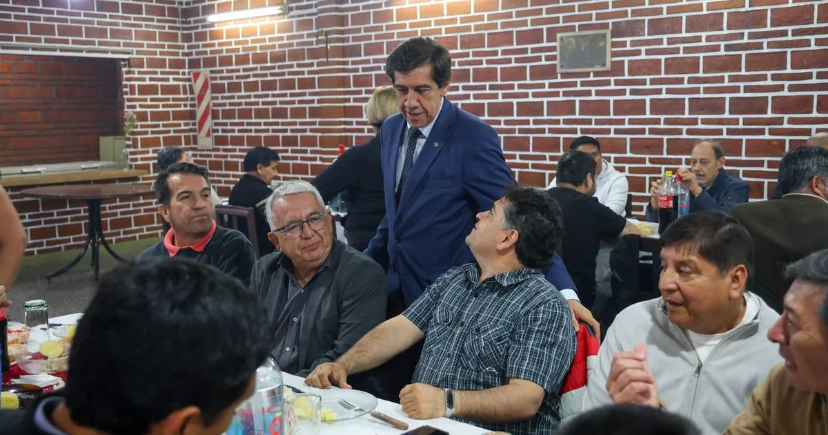 Official photo: Sadir analizó con intendentes de Valles y Yungas las prioridades de obras en el interior