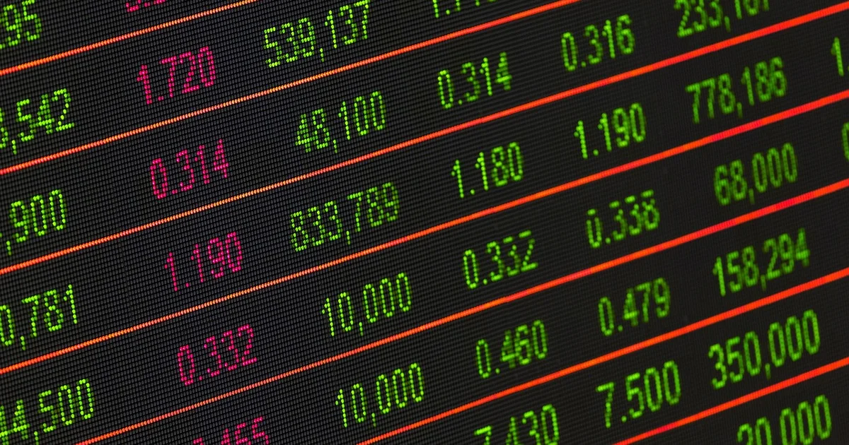Argentine stocks deepen their decline: Merval falls 16% in 2026 and drifts away from Wall Street and Brazil