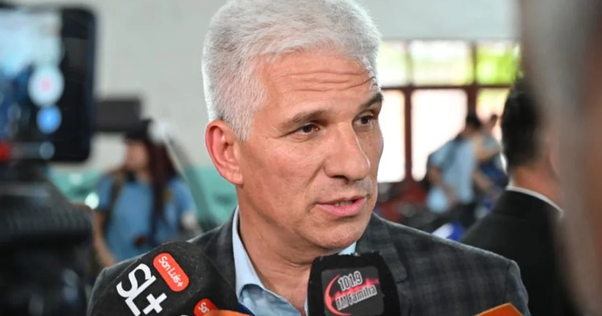Official photo: “Haremos más eficiente la asignación de los turnos en todos los centros de salud de la provincia”