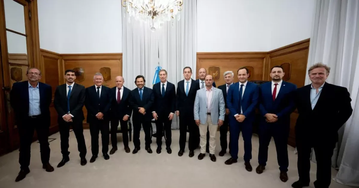 Foto oficial: Tras reunión con Sáenz, Nación garantiza inversiones para los ramales C14 y C15