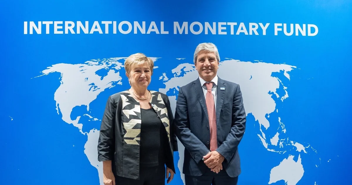 Luis Caputo expone sobre crecimiento económico en evento de FMI y Banco Mundial