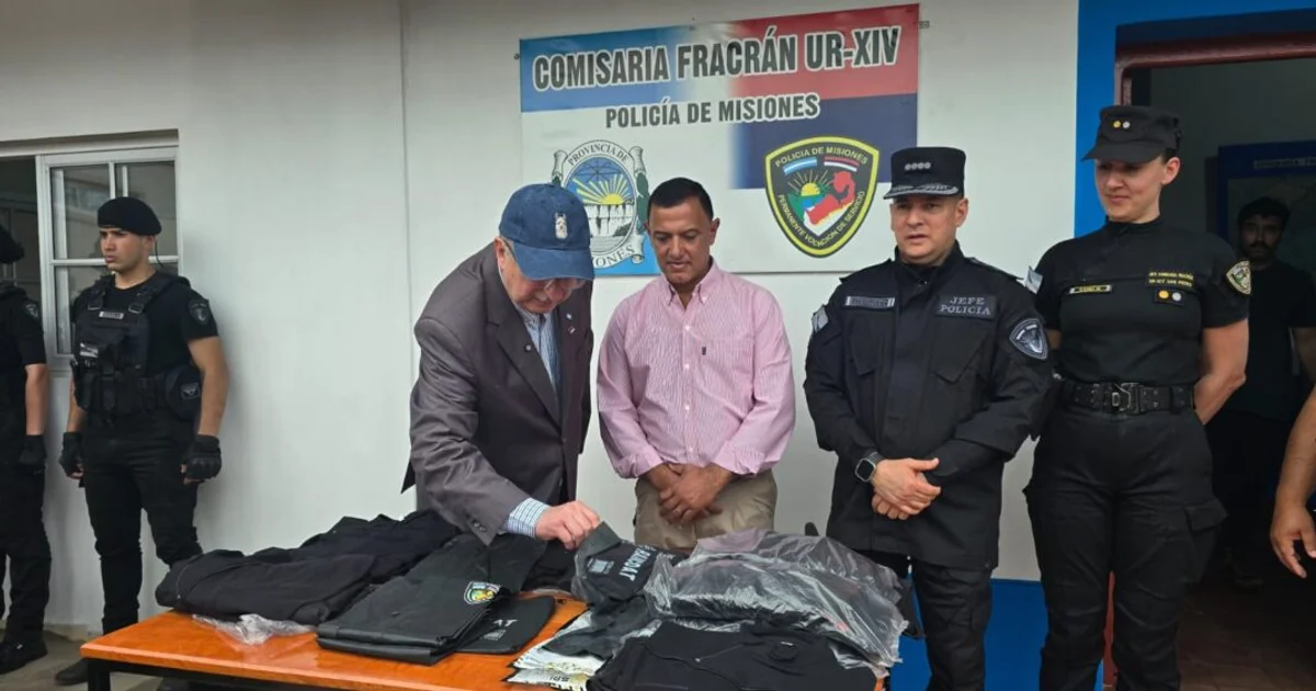 Foto oficial: PASSALACQUA SUPERVISÓ LOS AVANCES DE LAS OBRAS EN LA COMISARÍA DE FRACRÁN Y ENTREGÓ EQUIPAMIENTO DE PROTECCIÓN AL PERSONAL